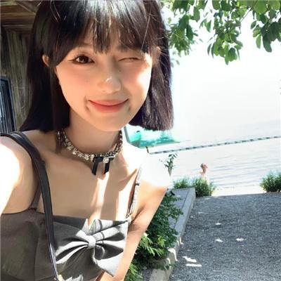 闪亮女孩 封面